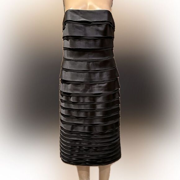 White House Black Market Dresses & Skirts - White House Black Market Black Strapless Dress SZ 8